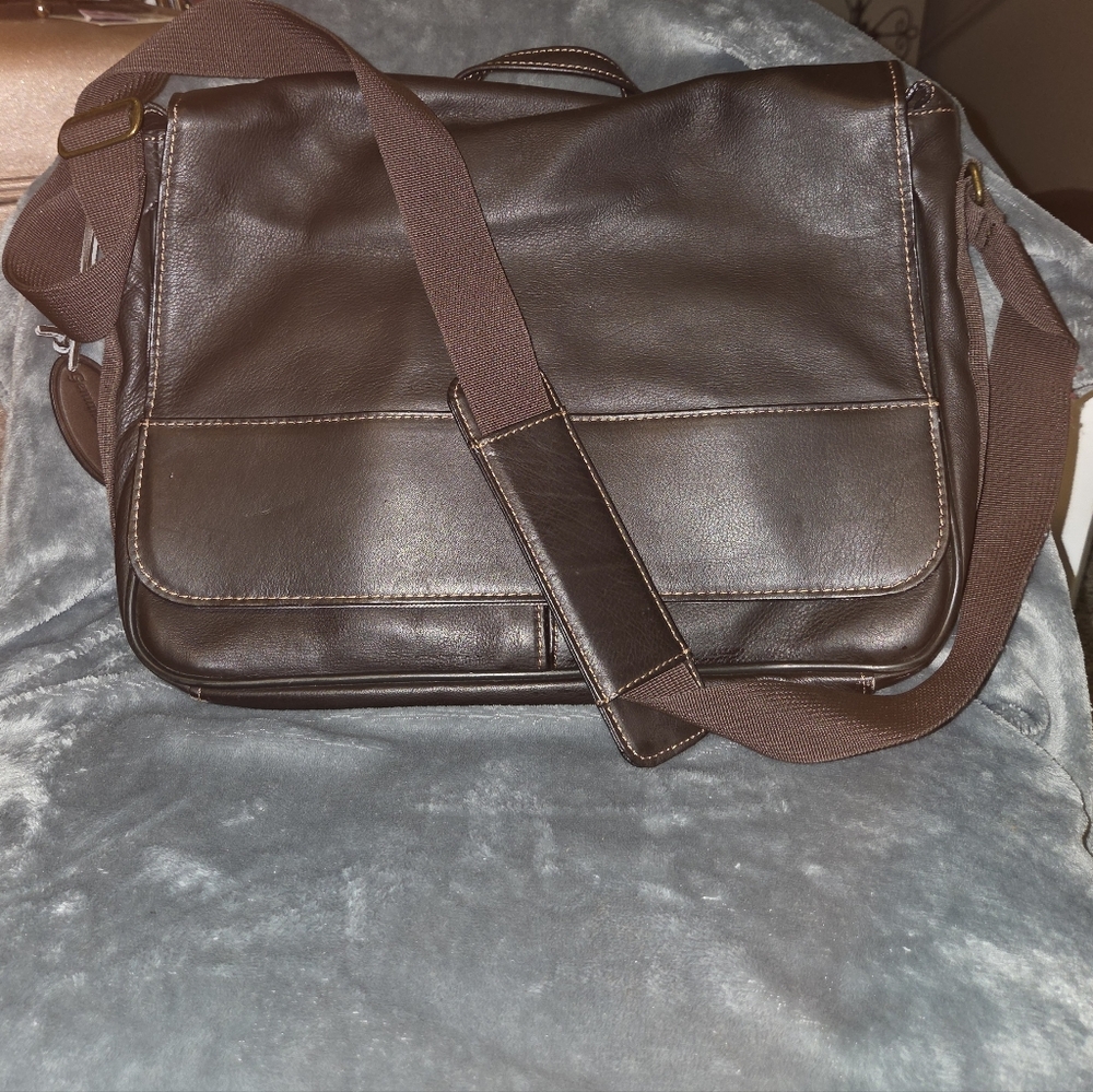 Bass Dark Brown Leather Messenger Bag